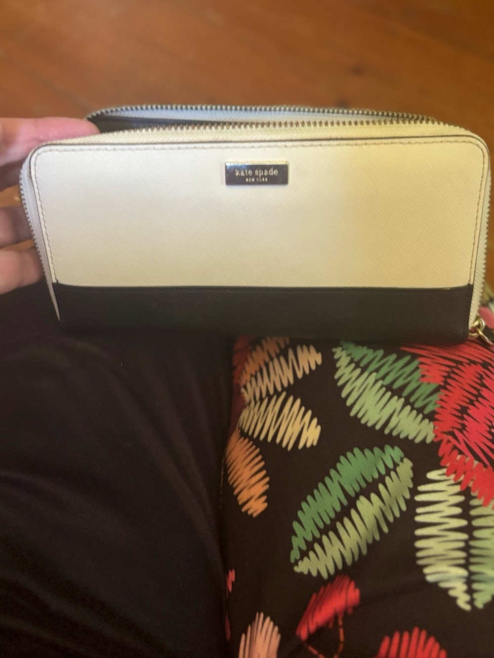 Kate Spade New York Laurel Way wallet.